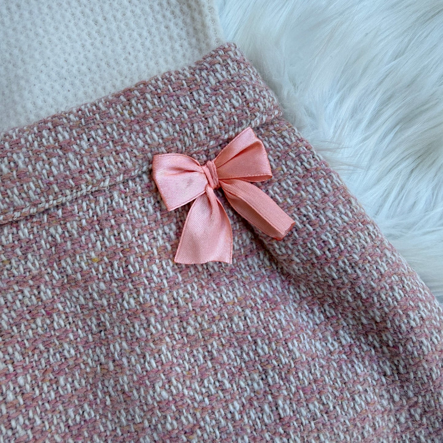 Ensemble manteau, jupe et tricot