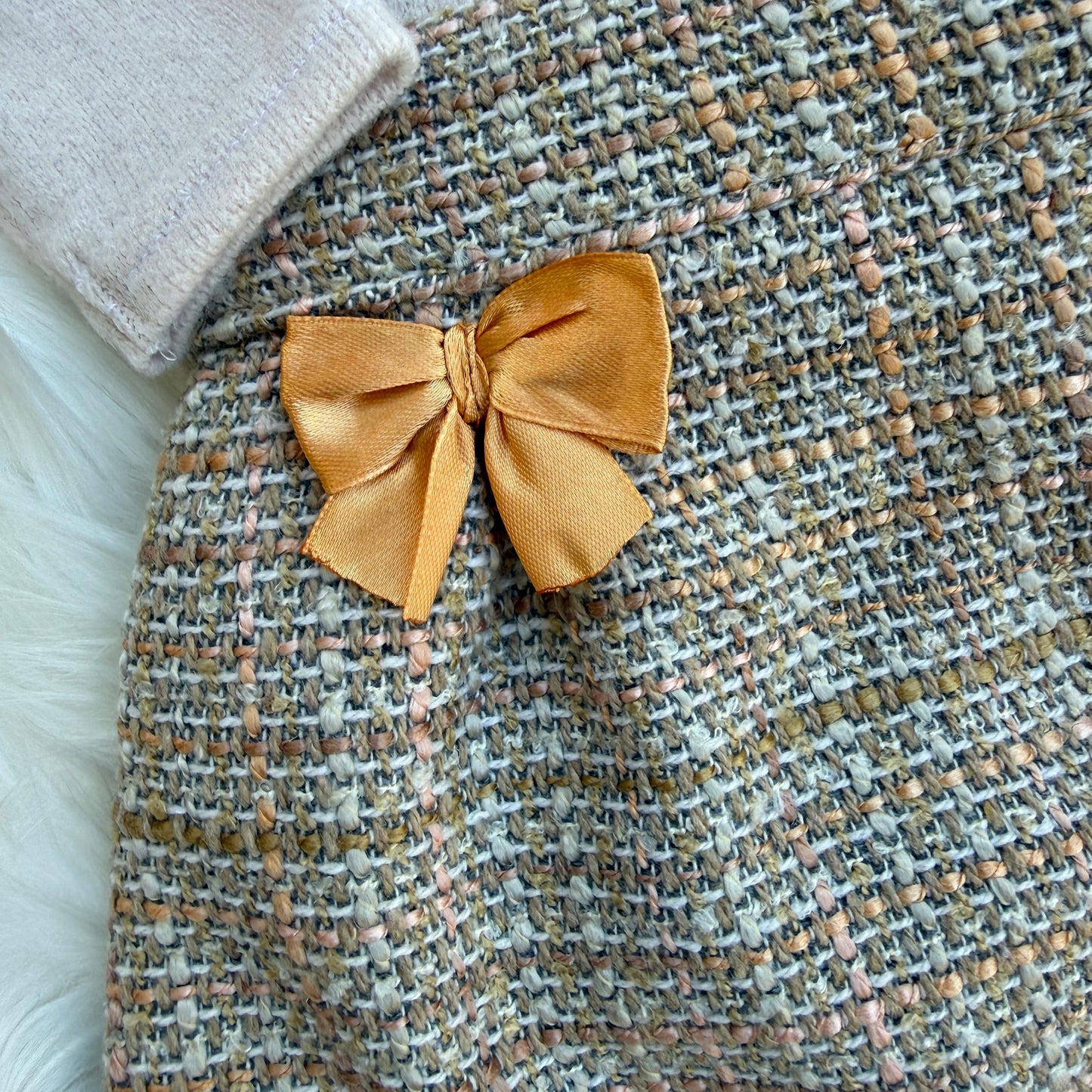 Ensemble manteau, jupe et tricot