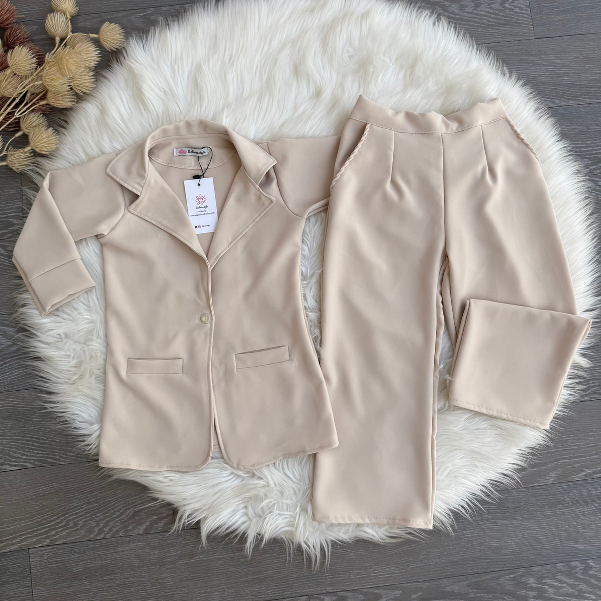 Ensemble tailleur chic & élégant – Beige (REF 2120)