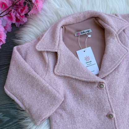 Ensemble manteau, jupe et tricot